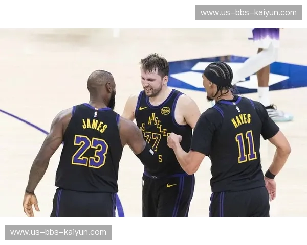 湖人积分榜:紫金军团的起伏与希望 湖人积分榜:紫金军团的起伏与希望